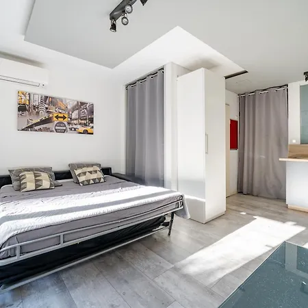 Charmant Studio Apartment